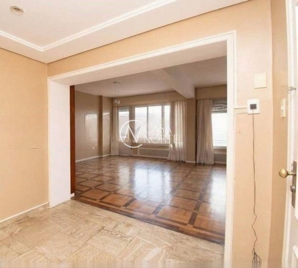 Apartamento à venda com 3 quartos, 185m², 1 suíte, Rua Ramiro Barcelos no bairro Independência em Porto Alegre