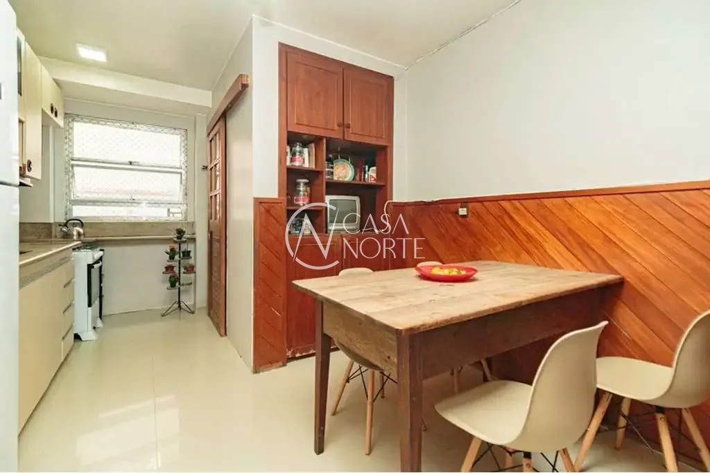 Apartamento à venda com 3 quartos, 138m², 1 suíte, 1 vaga, Rua Miguel Tostes no bairro Rio Branco em Porto Alegre