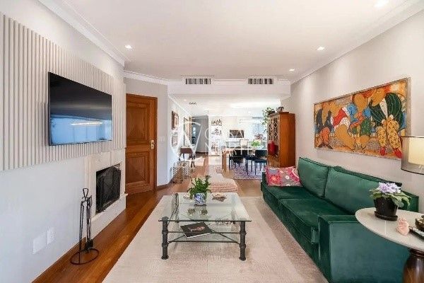 Apartamento à venda com 3 quartos, 171m², 1 suíte, 2 vagas, Rua Barão de Ubá no bairro Bela Vista em Porto Alegre