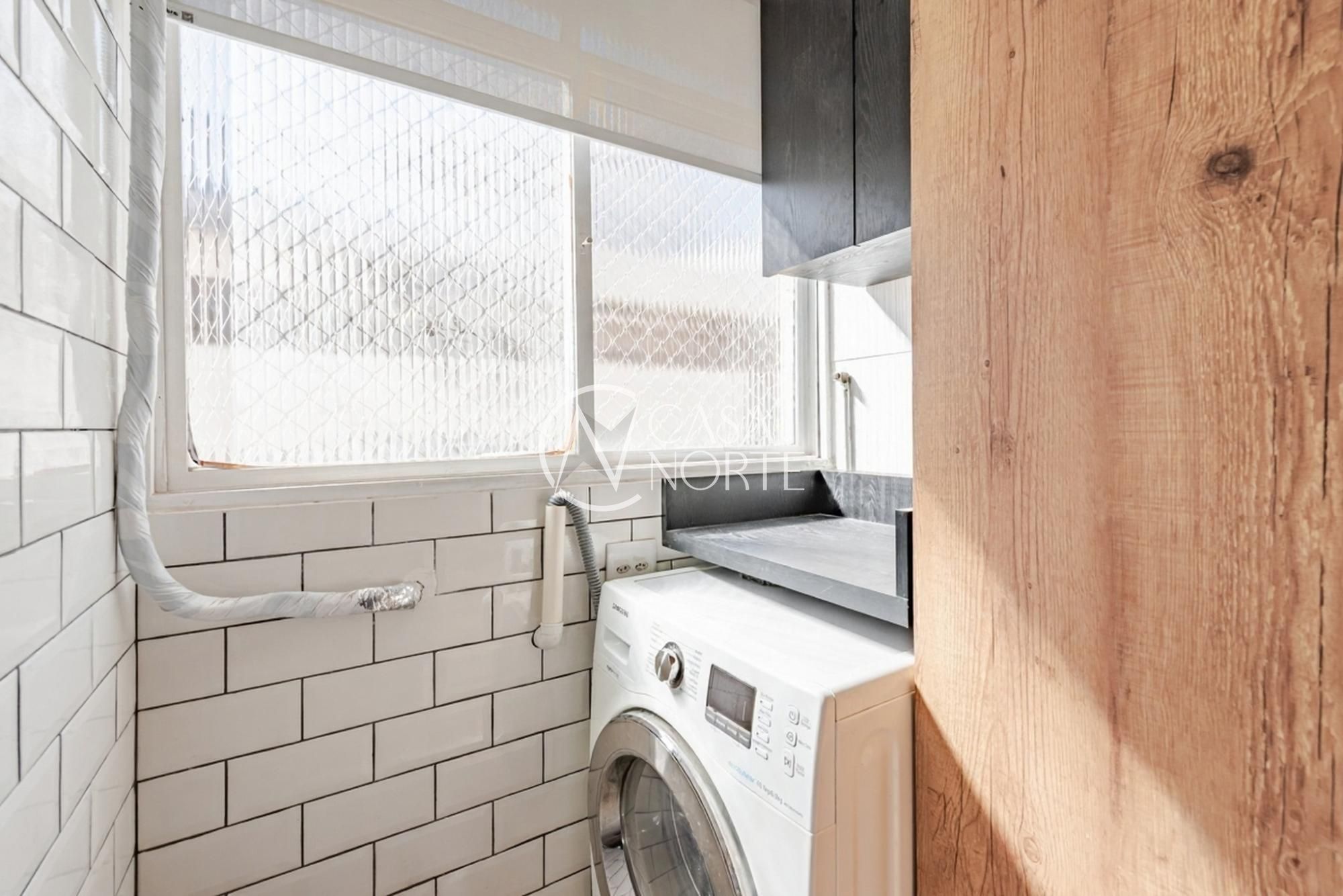 Cobertura à venda com 3 quartos, 117m², 1 suíte, 1 vaga, Rua Gonçalves Dias no bairro Menino Deus em Porto Alegre