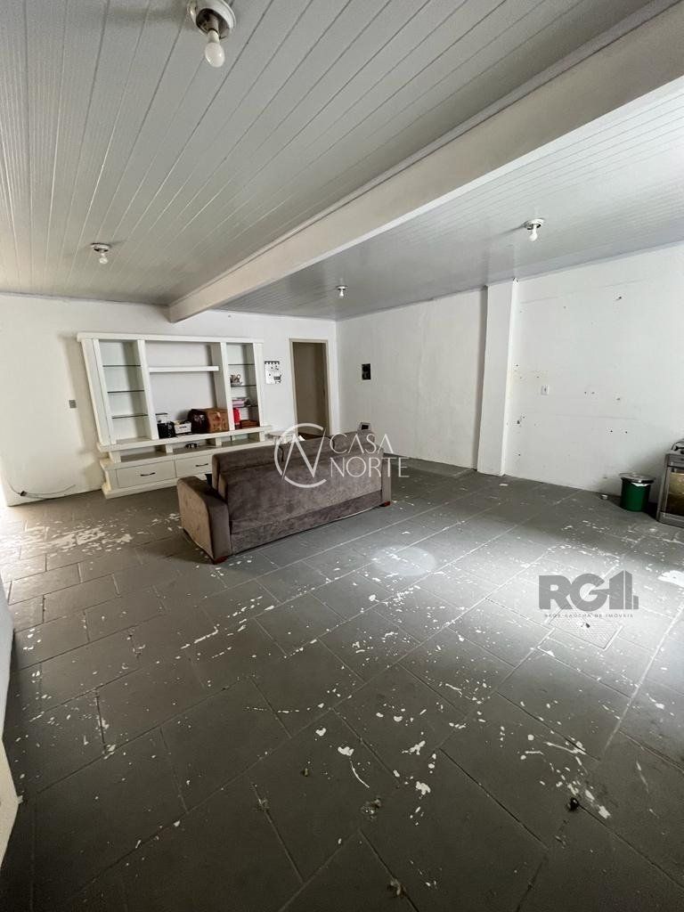 Casa à venda com 4 quartos, 234m², 1 vaga, Avenida Alegrete no bairro Petrópolis em Porto Alegre