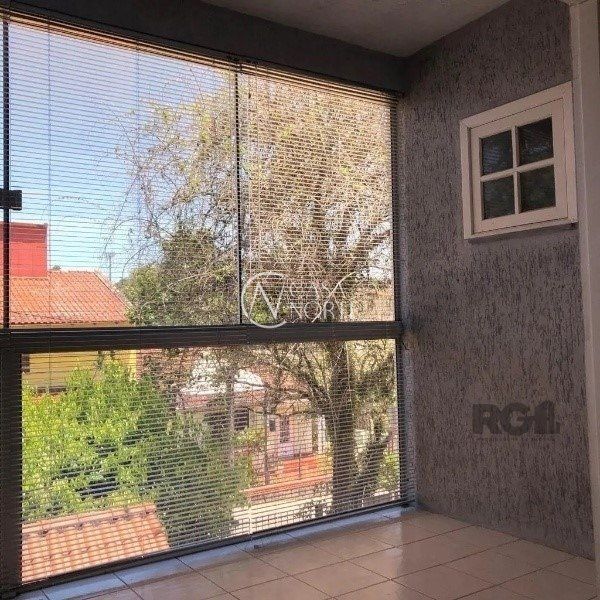 Casa à venda com 4 quartos, 208m², 1 suíte, 2 vagas, Rua das Caravelas no bairro Vila Ipiranga em Porto Alegre