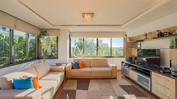 Apartamento à venda com 3 quartos, 114m², 1 suíte, 2 vagas, Rua Felicíssimo de Azevedo no bairro Auxiliadora em Porto Alegre