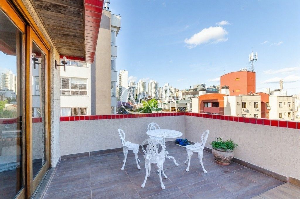 Cobertura à venda com 3 quartos, 311m², 1 suíte, 3 vagas, Rua Santa Cecília no bairro Rio Branco em Porto Alegre