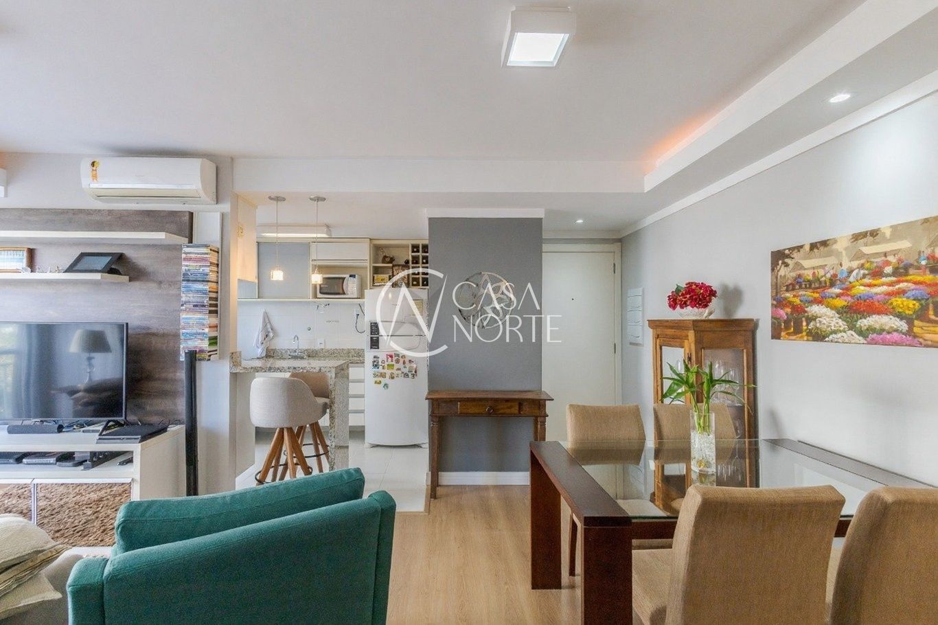 Apartamento à venda com 2 quartos, 68m², 1 suíte, 1 vaga, Avenida Andaraí no bairro Passo da Areia em Porto Alegre