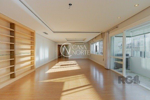 Apartamento à venda com 4 quartos, 283m², 1 suíte, 2 vagas, Rua Doutor Vale no bairro Floresta em Porto Alegre