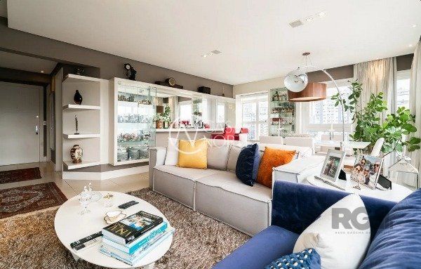 Apartamento à venda com 3 quartos, 147m², 3 suítes, 2 vagas, Rua Passo da Pátria no bairro Bela Vista em Porto Alegre