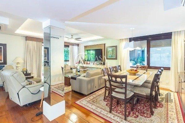 Apartamento à venda com 2 quartos, 157m², 3 suítes, 2 vagas, Rua Dona Laura no bairro Rio Branco em Porto Alegre