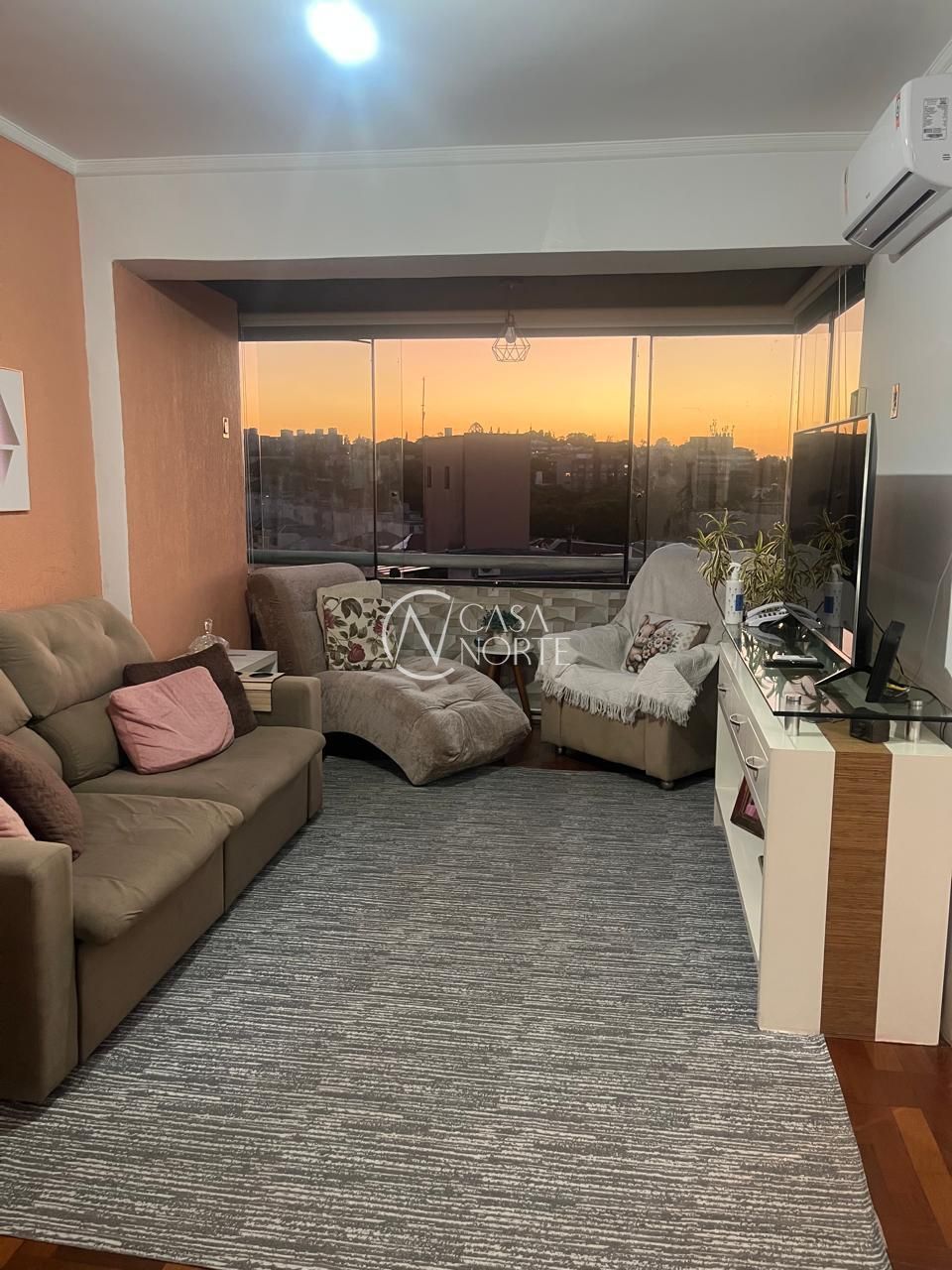 Apartamento à venda com 2 quartos, 71m², 1 vaga, Rua Gomes Jardim no bairro Santana em Porto Alegre