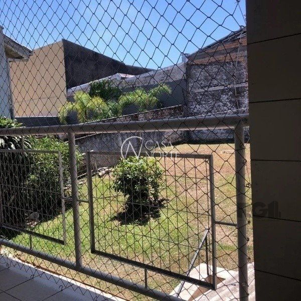 Casa à venda com 4 quartos, 208m², 1 suíte, 2 vagas, Rua das Caravelas no bairro Vila Ipiranga em Porto Alegre