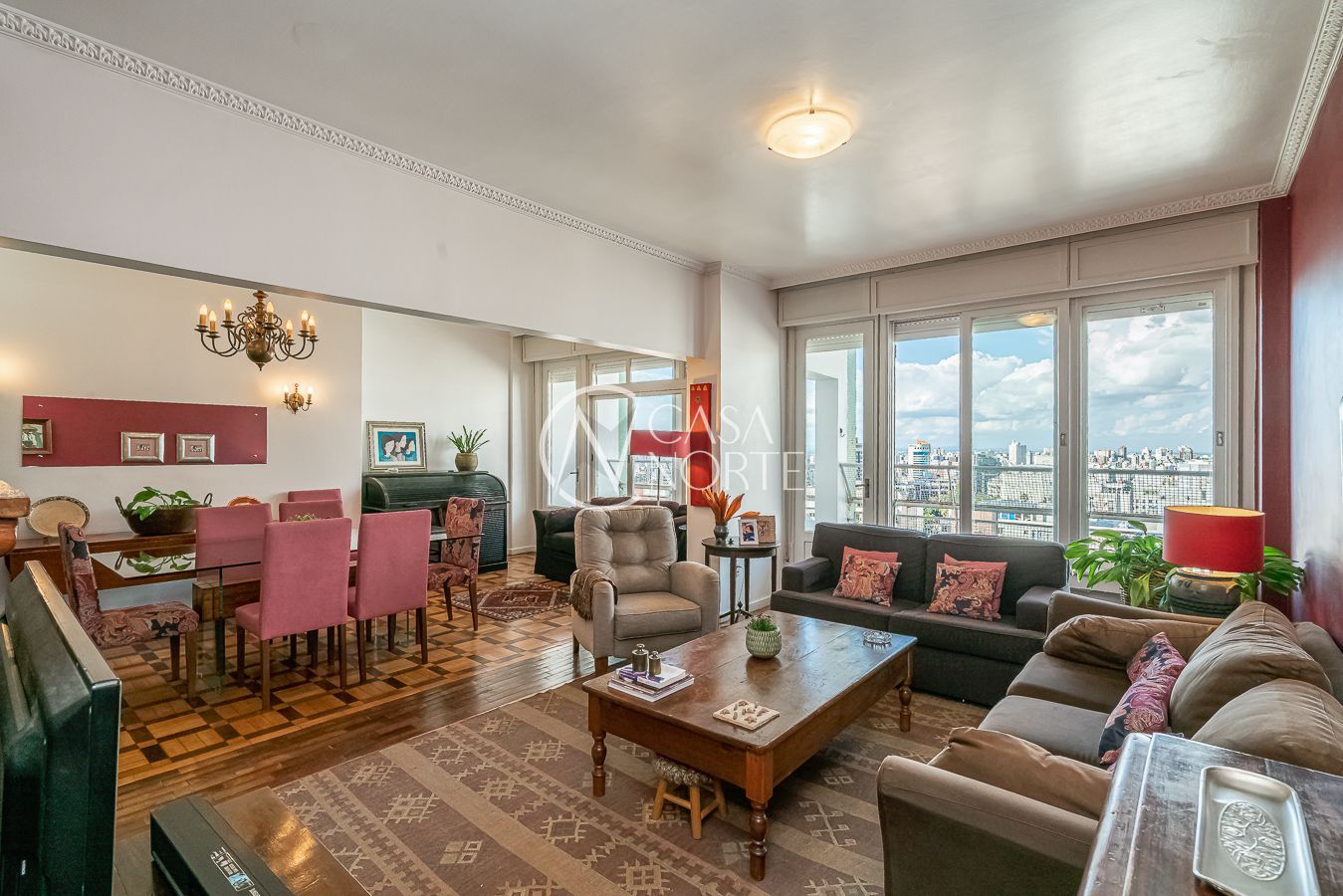 Apartamento à venda com 3 quartos, 159m², 1 suíte, 1 vaga, Rua Ramiro Barcelos no bairro Independência em Porto Alegre