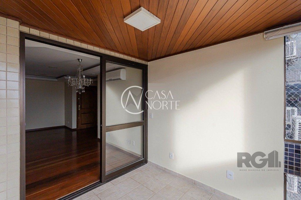 Apartamento à venda com 3 quartos, 96m², 1 suíte, 2 vagas, Rua Carlos Trein Filho no bairro Auxiliadora em Porto Alegre