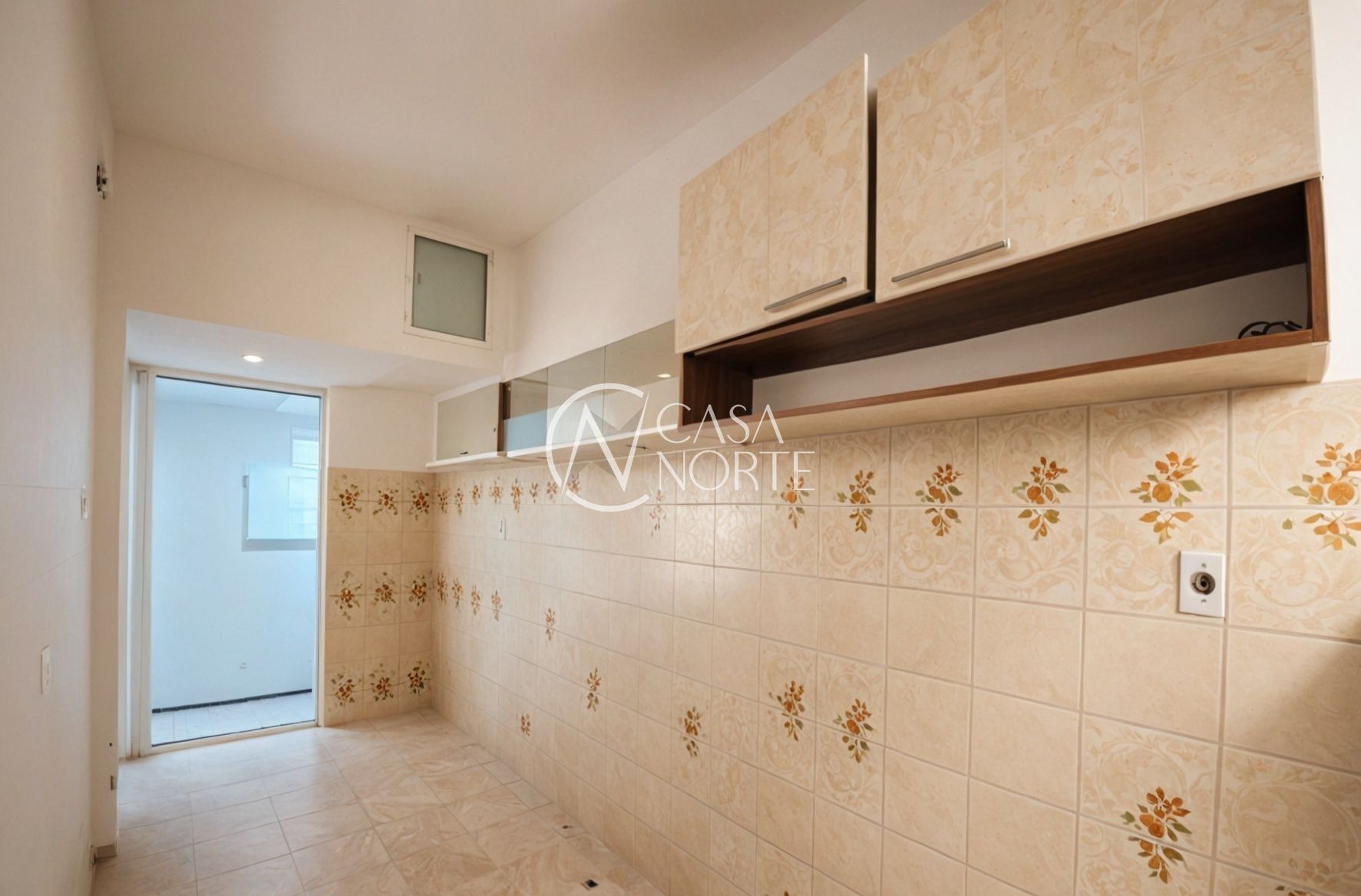 Apartamento à venda com 2 quartos, 58m², Avenida Berlim no bairro São Geraldo em Porto Alegre