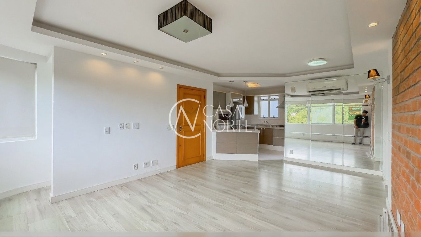 Apartamento à venda com 2 quartos, 74m², 1 suíte, 2 vagas, Avenida Benno Mentz no bairro Vila Ipiranga em Porto Alegre