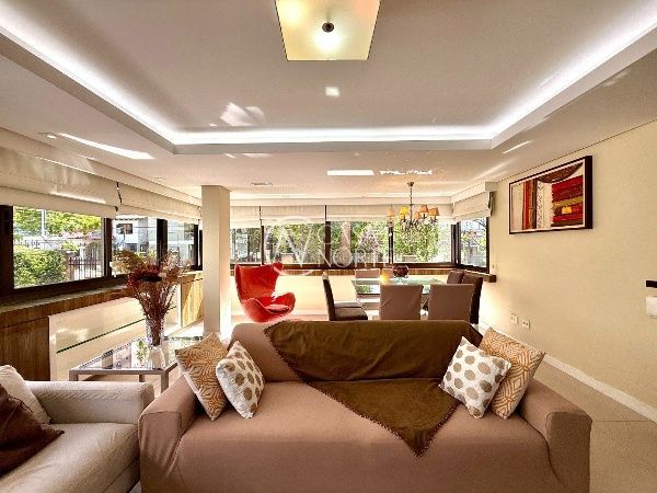 Apartamento à venda com 3 quartos, 106m², 1 suíte, 2 vagas, Rua Henrique Scliar no bairro Jardim Itu em Porto Alegre