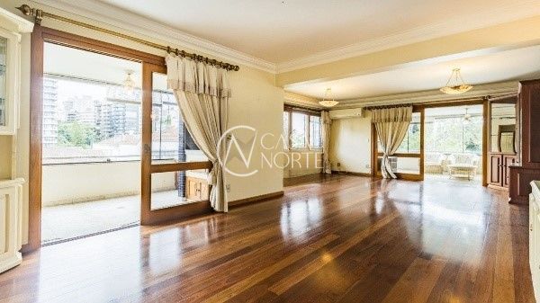 Apartamento à venda com 3 quartos, 222m², 1 suíte, 3 vagas, Avenida Bagé no bairro Petrópolis em Porto Alegre
