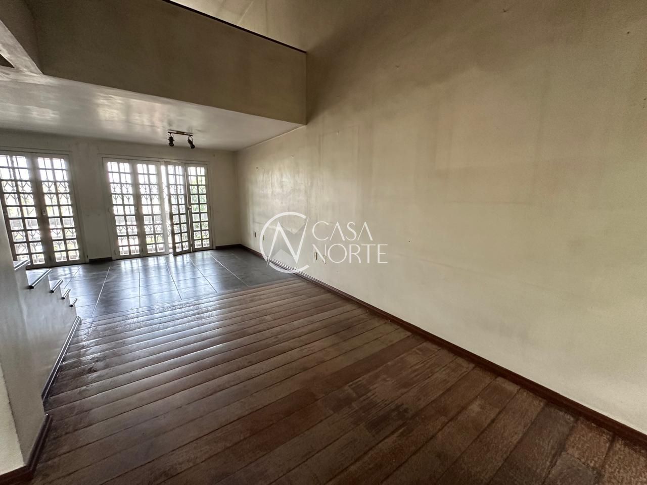 Casa de Condomínio à venda com 3 quartos, 201m², 1 suíte, 1 vaga, Rua Padre João Batista Reus no bairro Tristeza em Porto Alegre