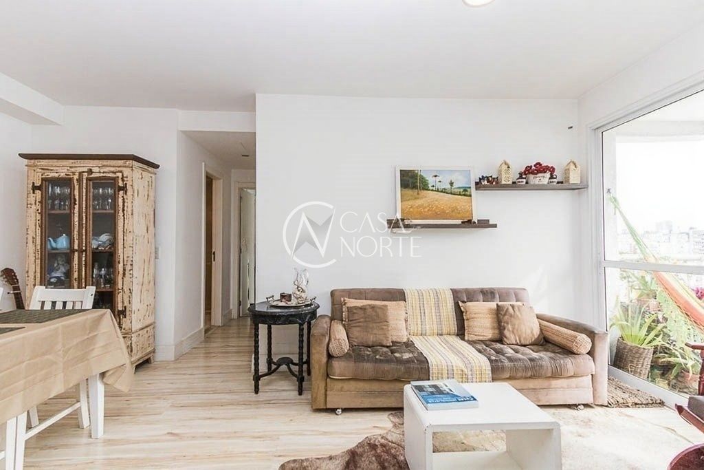 Apartamento à venda com 2 quartos, 68m², 1 suíte, 2 vagas, Avenida Andaraí no bairro Passo da Areia em Porto Alegre