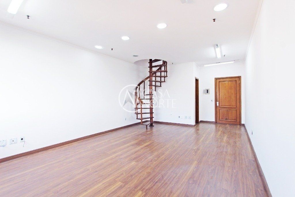 Sala Comercial à venda , 90m², 1 vaga, Rua Vinte e Quatro de Outubro no bairro Auxiliadora em Porto Alegre