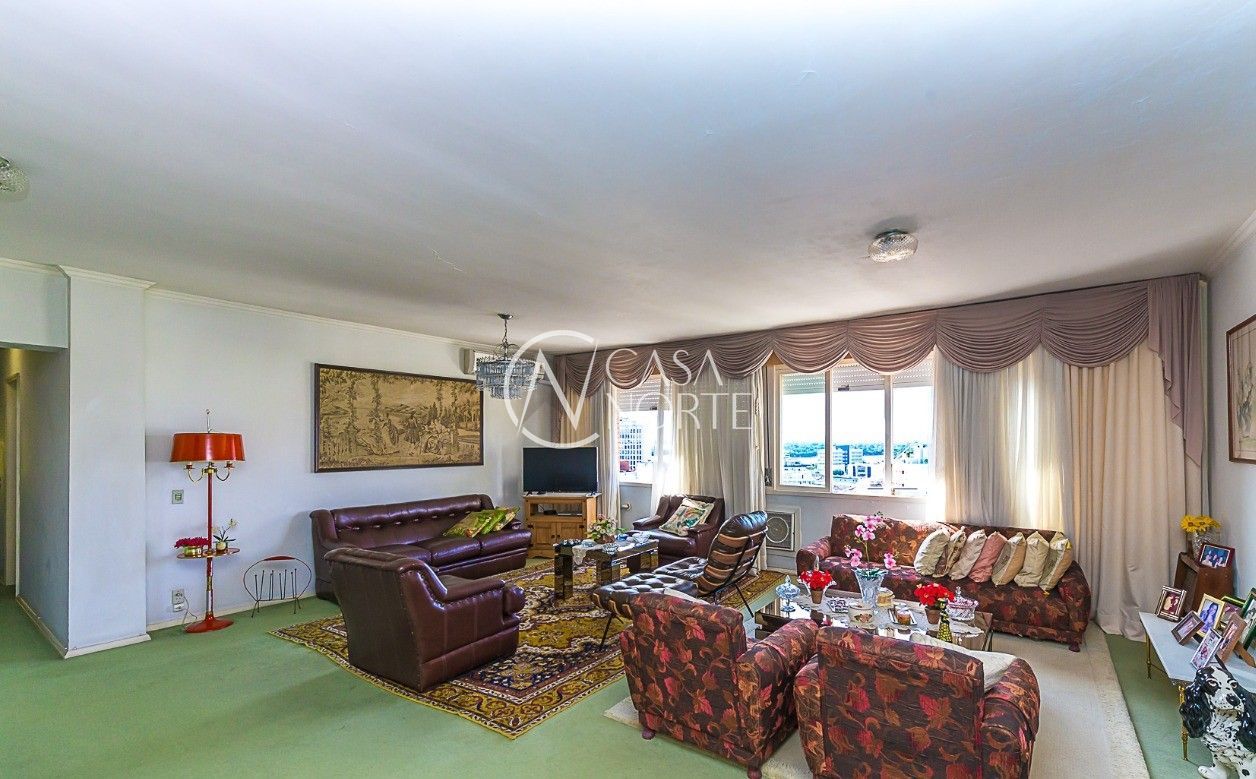 Apartamento à venda com 3 quartos, 169m², 1 suíte, 1 vaga, Rua Garibaldi no bairro Independência em Porto Alegre