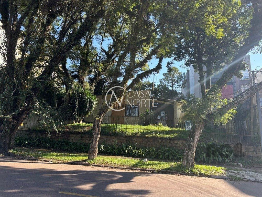 Terreno à venda  com 965m², Rua São Mateus no bairro Bom Jesus em Porto Alegre