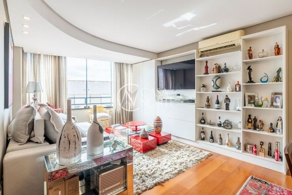 Apartamento à venda com 3 quartos, 123m², 1 suíte, 2 vagas, Rua Vinte e Quatro de Outubro no bairro Auxiliadora em Porto Alegre