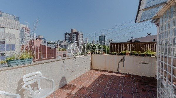 Cobertura à venda com 2 quartos, 156m², 1 suíte, 3 vagas, Avenida Lavras no bairro Petrópolis em Porto Alegre