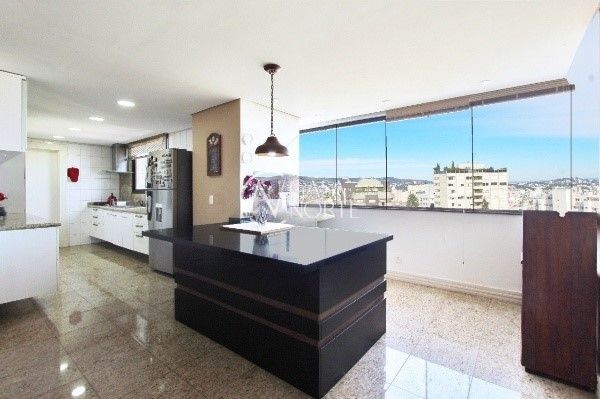 Apartamento à venda com 4 quartos, 359m², 2 suítes, 3 vagas, Rua Casemiro de Abreu no bairro Bela Vista em Porto Alegre