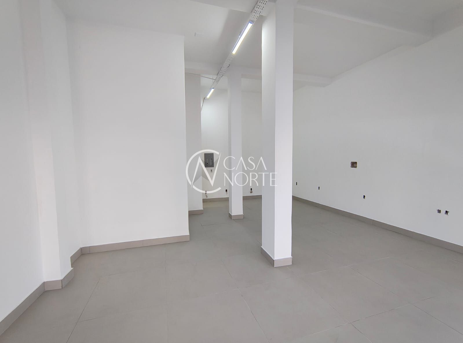 Loja à venda com 1 quarto, 100m², Avenida Amazonas no bairro Floresta em Porto Alegre