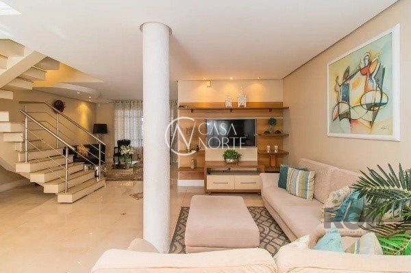 Casa à venda com 3 quartos, 280m², 1 suíte, 2 vagas, Rua Guilherme Alves - de 951 ao Fim - Lado Ímpar no bairro Partenon em Porto Alegre