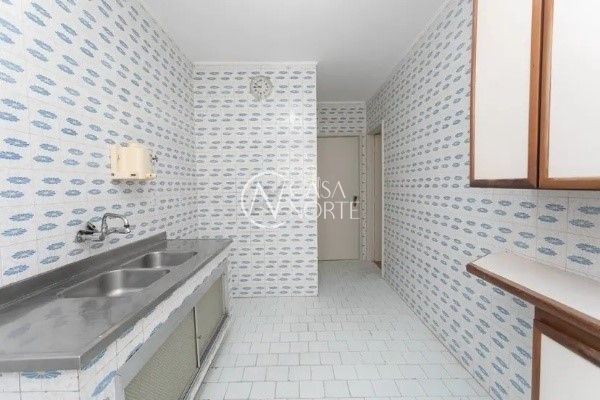 Apartamento à venda com 3 quartos, 116m², 1 suíte, 2 vagas, Travessa Carmem no bairro Moinhos de Vento em Porto Alegre