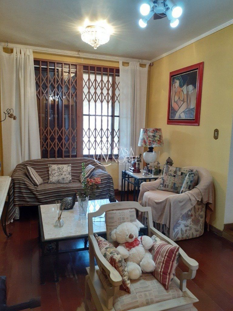 Casa à venda com 3 quartos, 257m², 2 suítes, 4 vagas, Rua Doutor João Palombini no bairro Ipanema em Porto Alegre