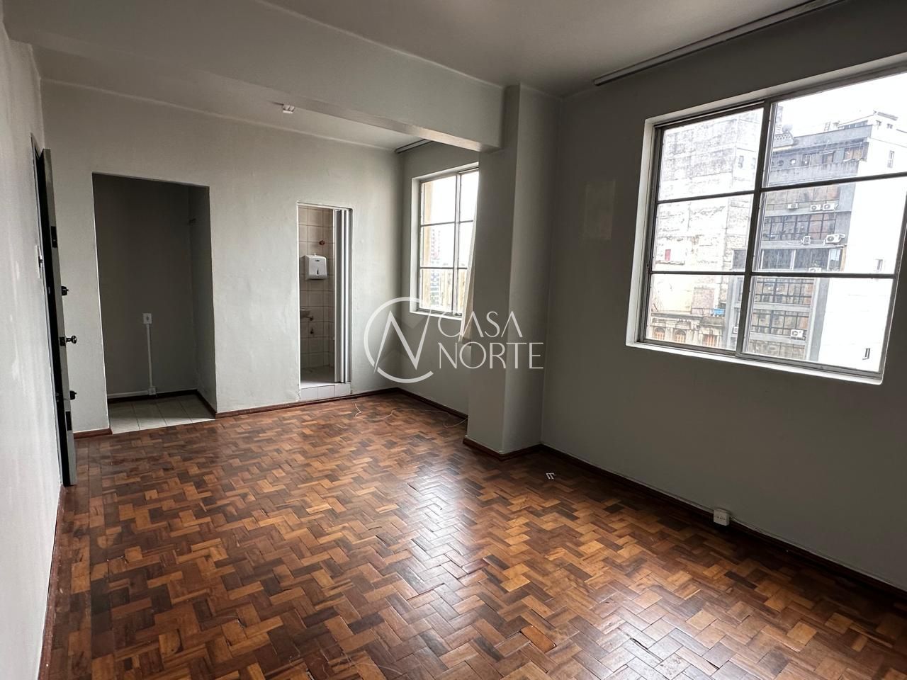 Sala Comercial à venda com 1 quarto, 25m², Rua Vigário José Inácio no bairro Centro Histórico em Porto Alegre