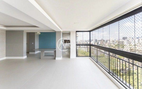 Apartamento à venda com 3 quartos, 320m², 3 suítes, 3 vagas, Rua Engenheiro Teixeira Soares no bairro Bela Vista em Porto Alegre