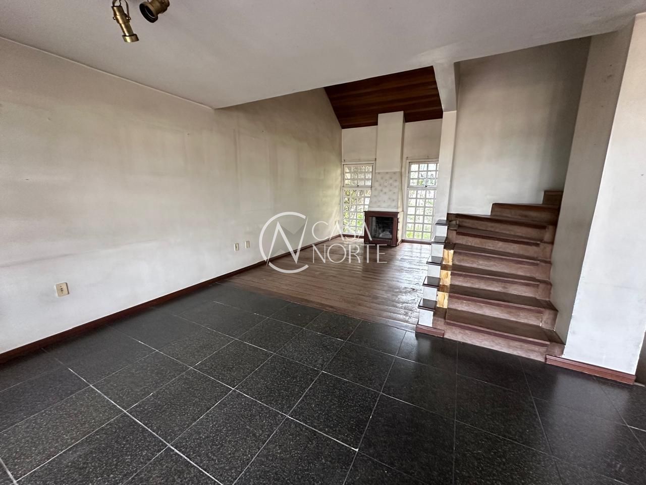 Casa de Condomínio à venda com 3 quartos, 201m², 1 suíte, 1 vaga, Rua Padre João Batista Reus no bairro Tristeza em Porto Alegre