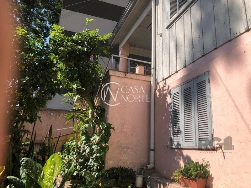 Terreno à venda  com 561m², Avenida Coronel Lucas de Oliveira no bairro Petrópolis em Porto Alegre