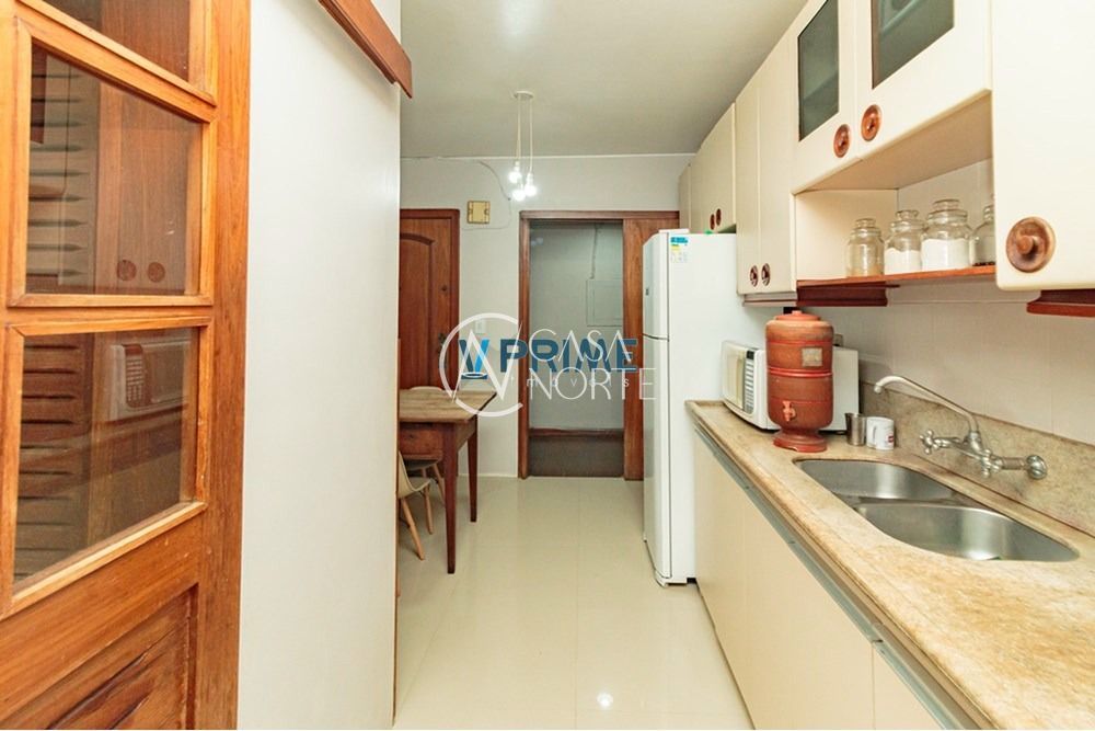 Apartamento à venda com 3 quartos, 137m², 1 suíte, 1 vaga, Rua Miguel Tostes no bairro Rio Branco em Porto Alegre