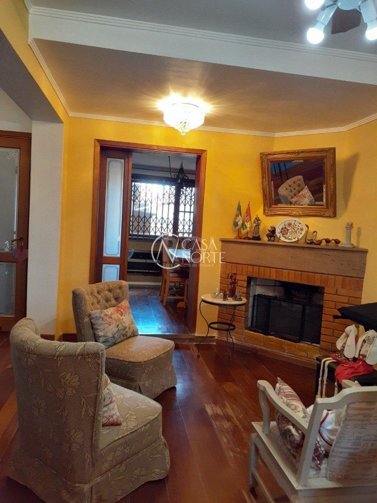 Casa à venda com 3 quartos, 257m², 2 suítes, 4 vagas, Rua Doutor João Palombini no bairro Ipanema em Porto Alegre