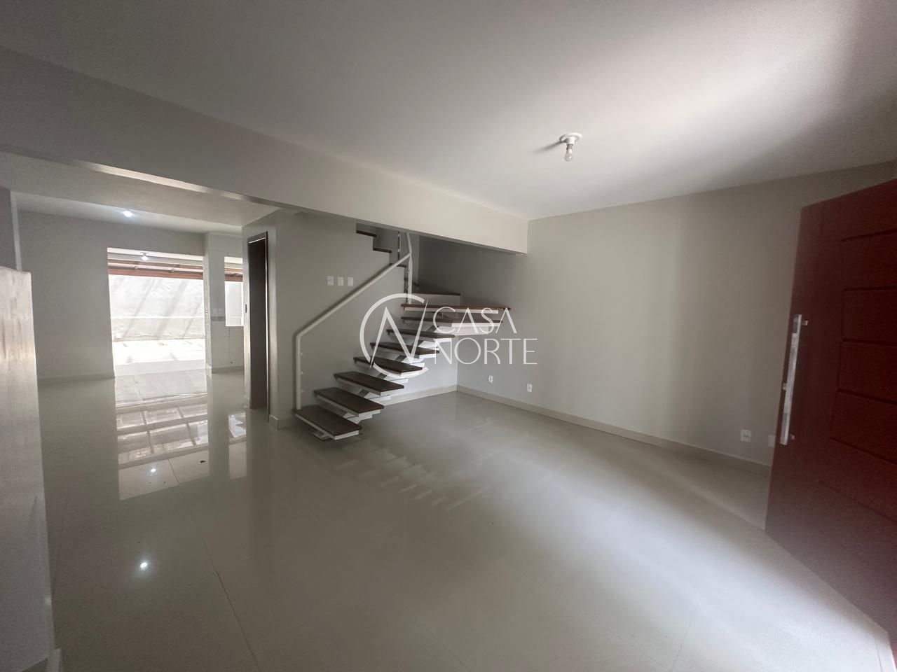 Casa à venda com 4 quartos, 184m², 3 suítes, 4 vagas, Rua Miracema no bairro Chácara das Pedras em Porto Alegre