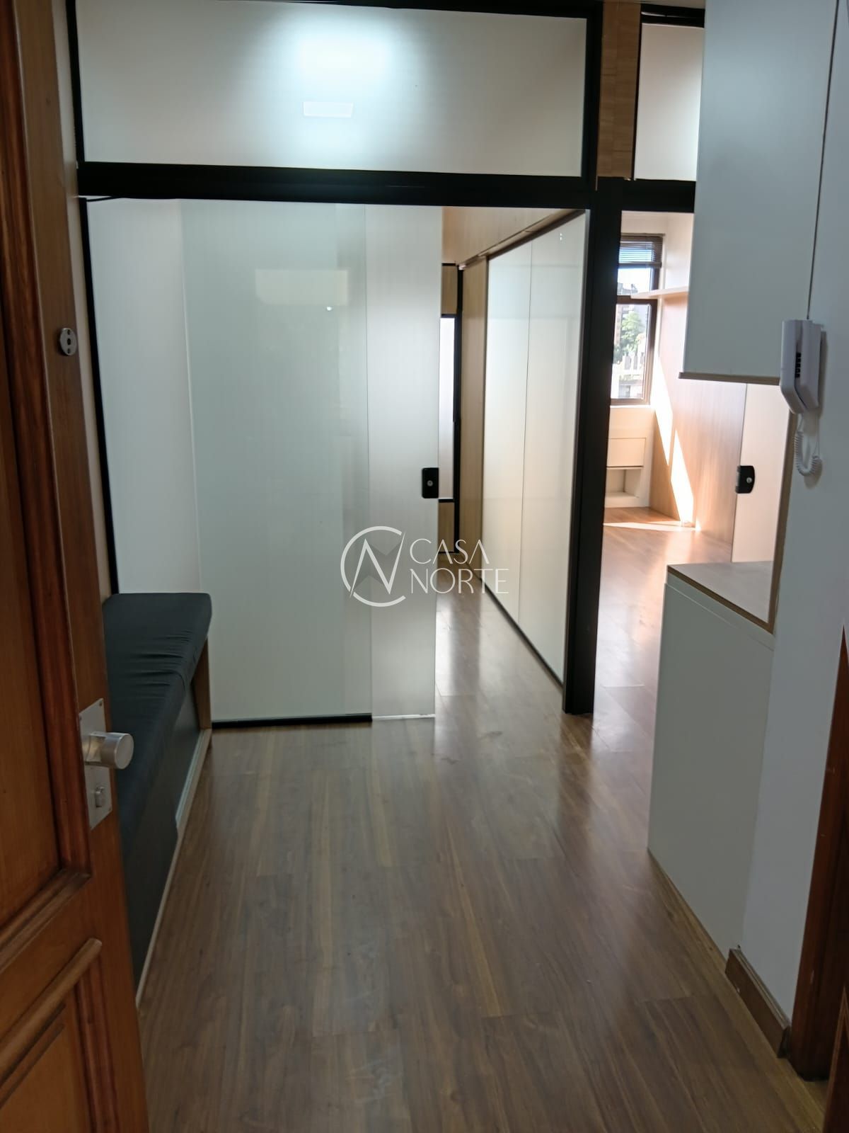 Sala Comercial à venda , 90m², 1 vaga, Rua Vinte e Quatro de Outubro no bairro Auxiliadora em Porto Alegre