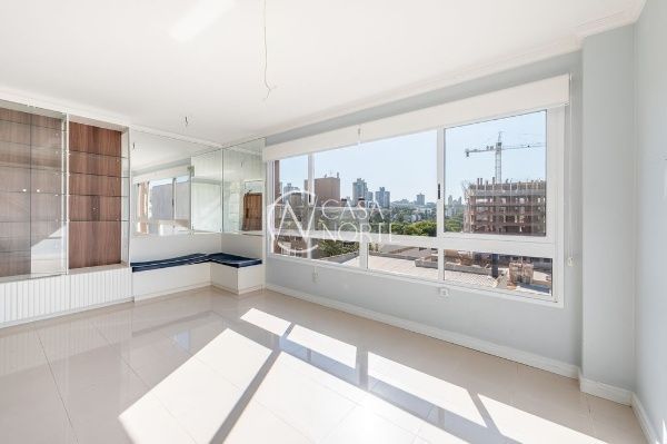 Apartamento à venda com 2 quartos, 74m², 1 suíte, 2 vagas, Rua Dona Oti no bairro Petrópolis em Porto Alegre