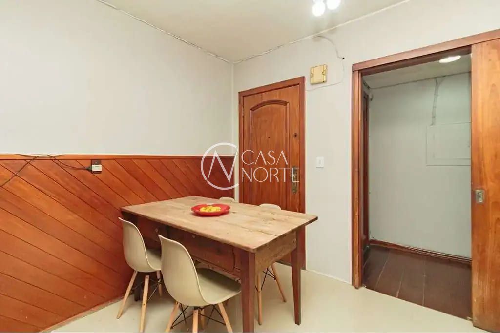 Apartamento à venda com 3 quartos, 138m², 1 suíte, 1 vaga, Rua Miguel Tostes no bairro Rio Branco em Porto Alegre