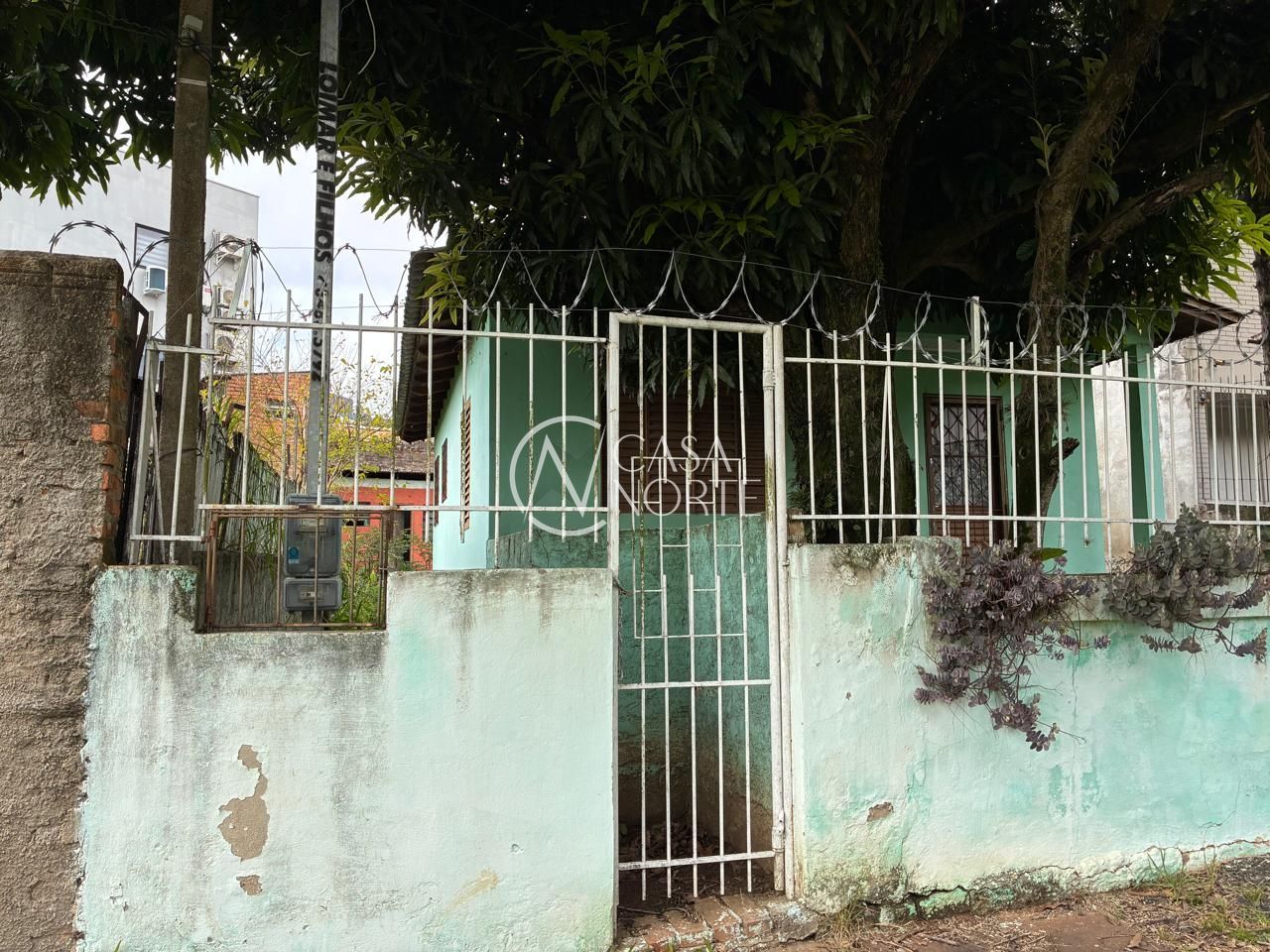 Terreno à venda  com 292m², Rua Doutor Jorge Fayet no bairro Chácara das Pedras em Porto Alegre