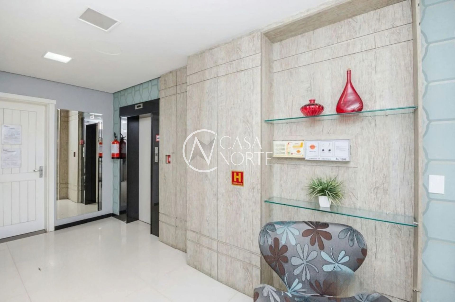 Apartamento à venda com 2 quartos, 58m², 1 vaga, Avenida General Barreto Viana no bairro Chácara das Pedras em Porto Alegre