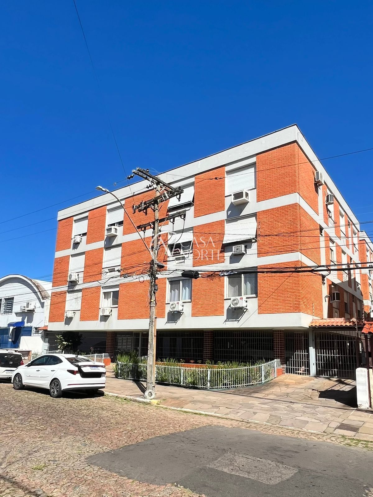Apartamento à venda com 2 quartos, 72m², 1 vaga, Rua Açores no bairro Passo da Areia em Porto Alegre