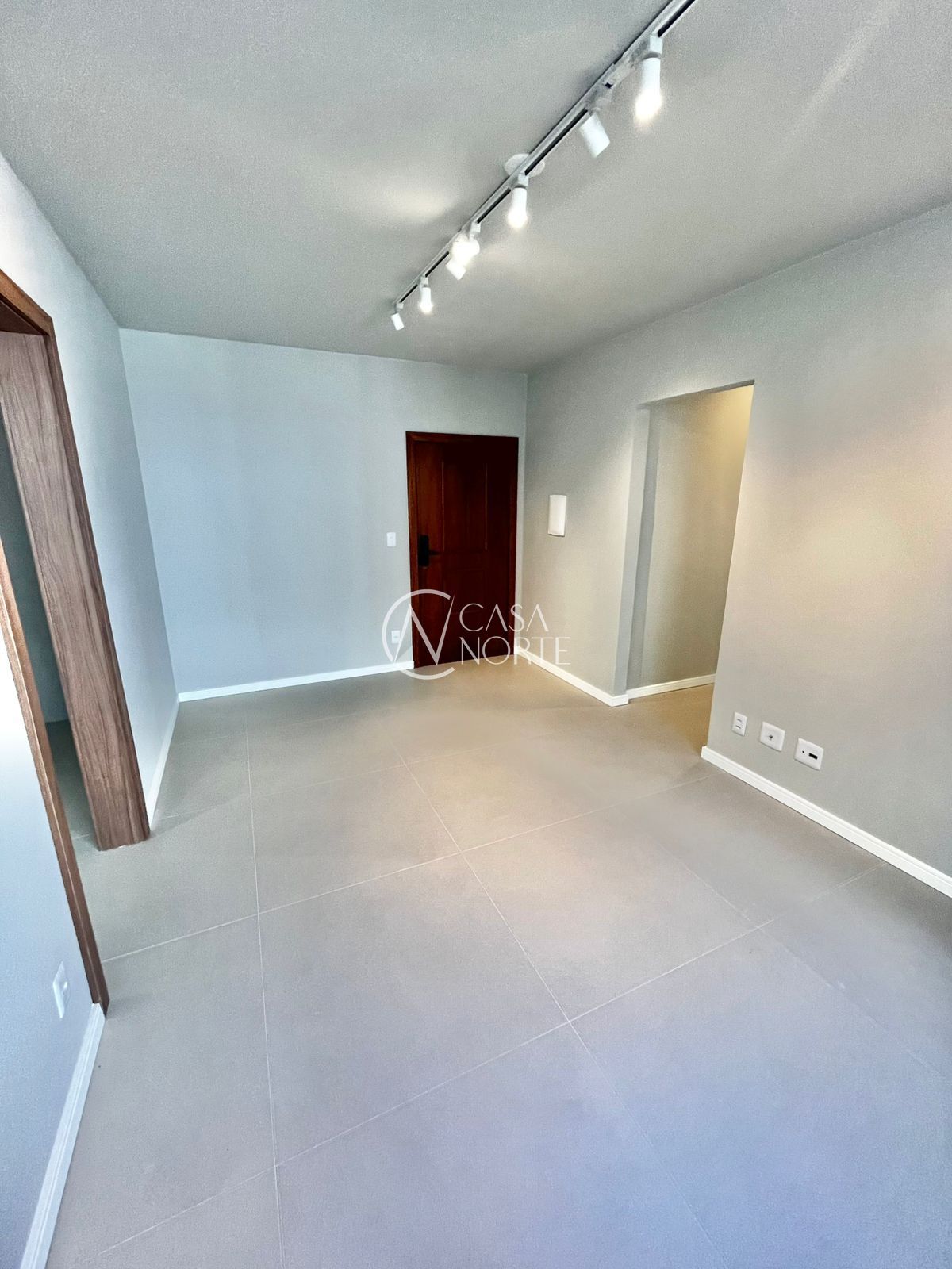 Apartamento à venda com 2 quartos, 58m², 1 vaga, Rua Alberto Silva no bairro Vila Ipiranga em Porto Alegre