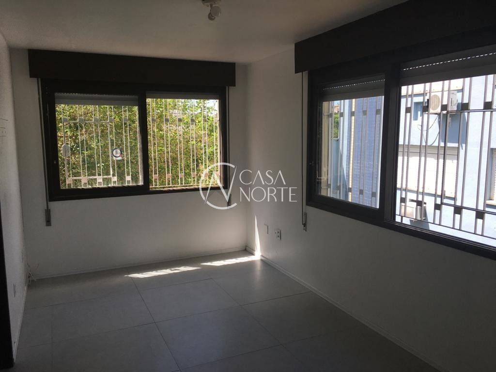 Kitnet à venda com 1 quarto, 27m², 1 vaga, Avenida do Forte no bairro Vila Ipiranga em Porto Alegre