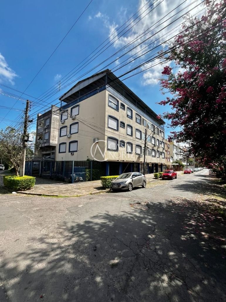 Apartamento à venda com 2 quartos, 65m², 1 vaga, Rua Sorocaba no bairro Passo da Areia em Porto Alegre