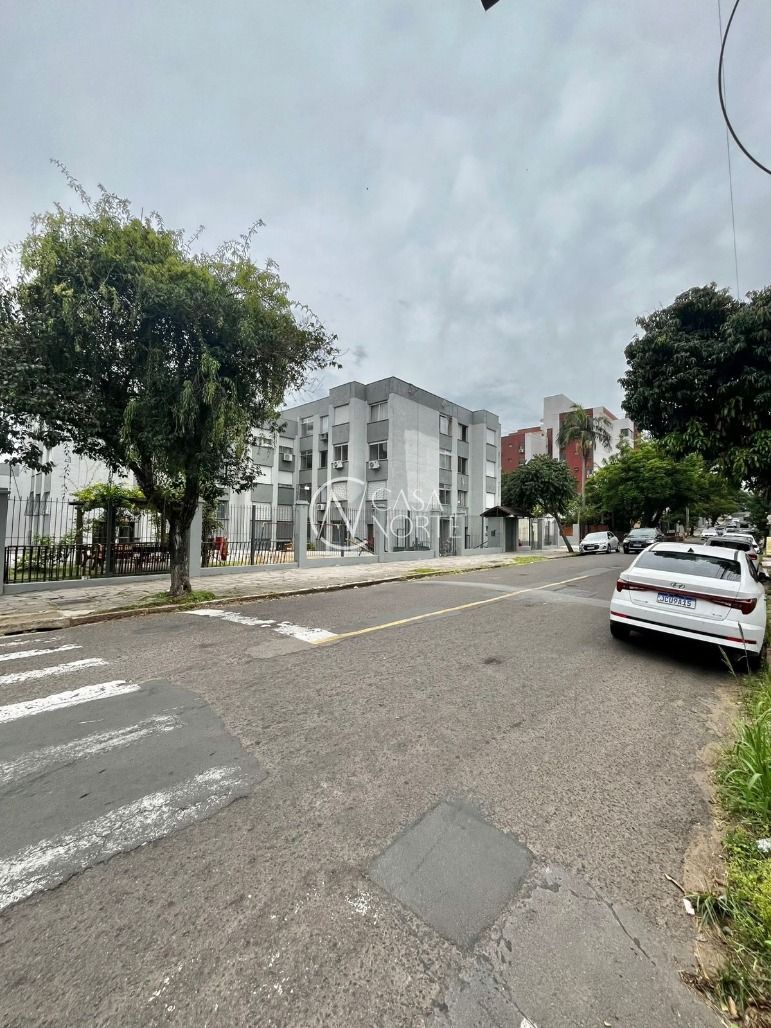 Apartamento à venda com 2 quartos, 58m², 1 vaga, Rua Alberto Silva no bairro Vila Ipiranga em Porto Alegre