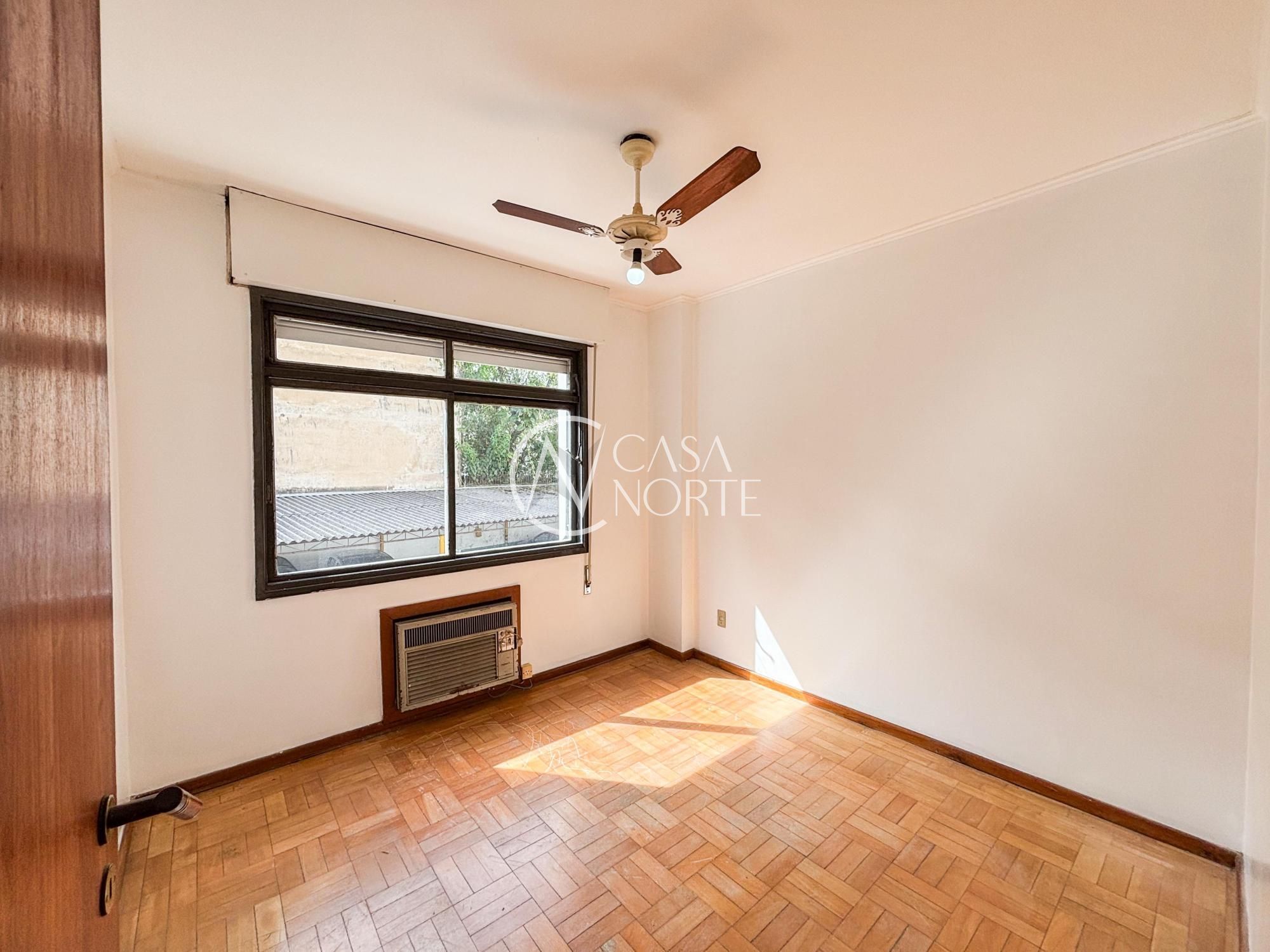 Apartamento à venda com 3 quartos, 96m², 1 suíte, 1 vaga, Rua Laurindo no bairro Santana em Porto Alegre